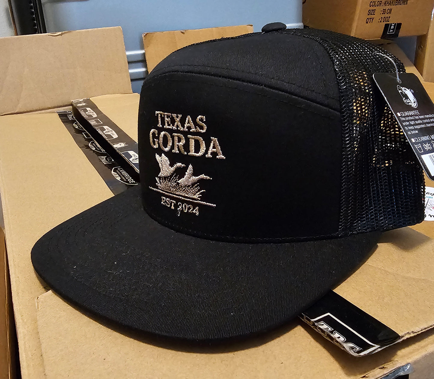 2 Ducks Black Mesh Camper